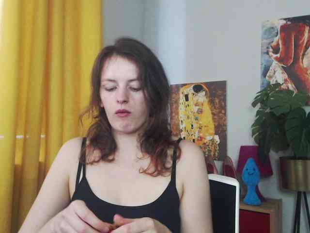 NadineGold webcam