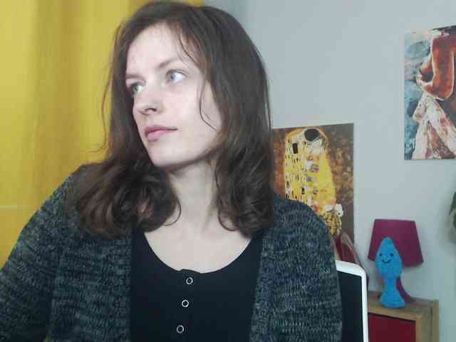 NadineGold webcam