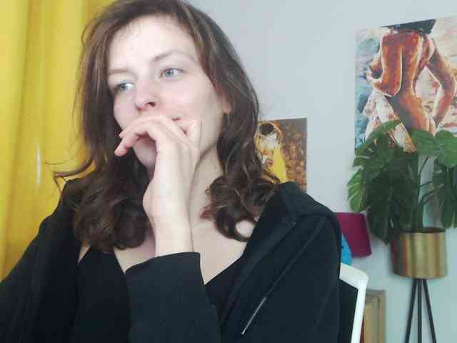 NadineGold webcam