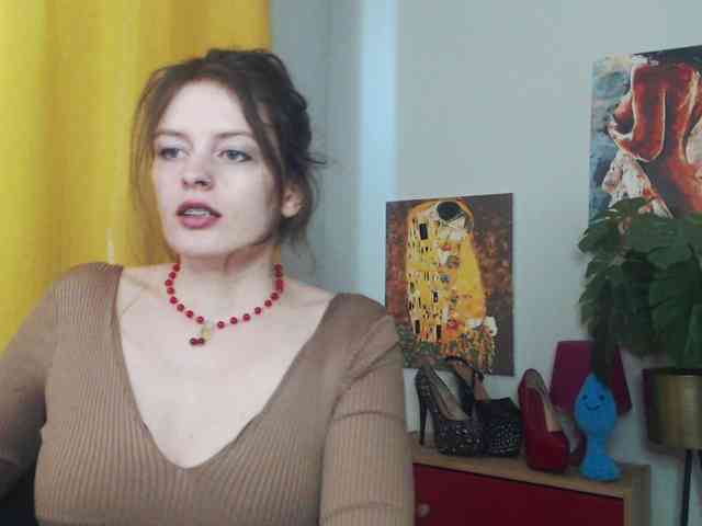 NadineGold webcam