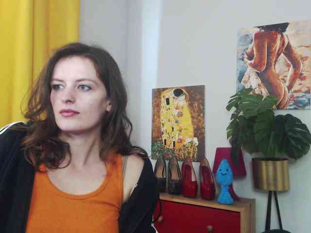 NadineGold webcam
