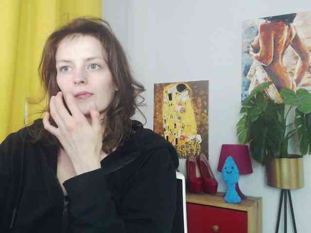 NadineGold webcam