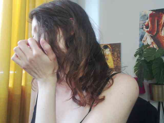 NadineGold webcam