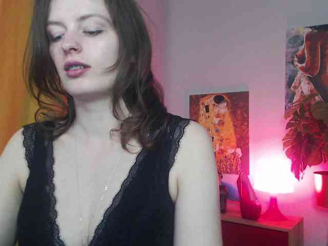 NadineGold webcam