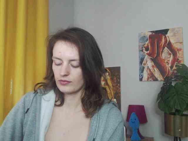 NadineGold webcam