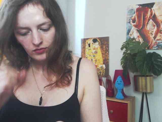 NadineGold webcam