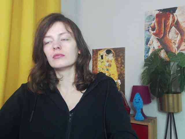 NadineGold webcam