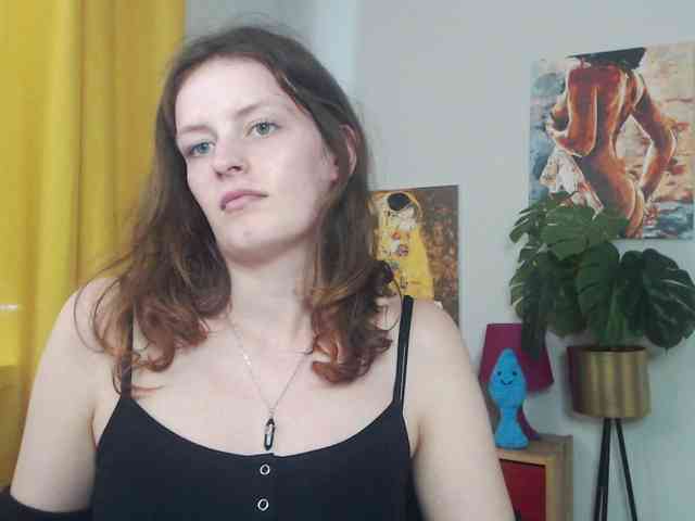 NadineGold webcam