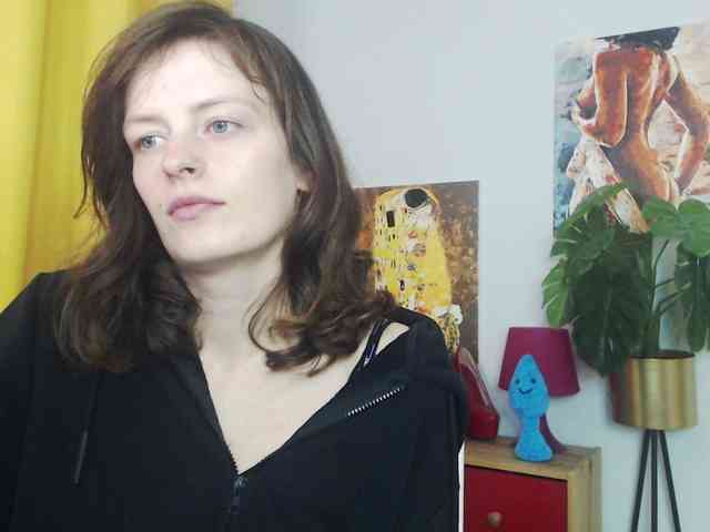 NadineGold webcam