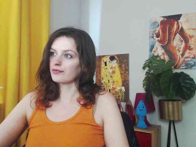 NadineGold webcam