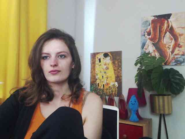 NadineGold webcam