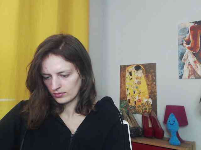 NadineGold webcam