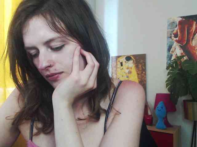 NadineGold webcam