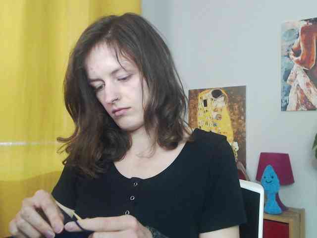NadineGold webcam