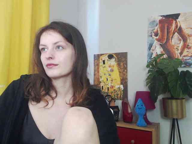 NadineGold webcam