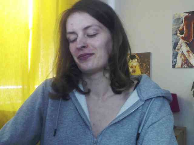 NadineGold webcam