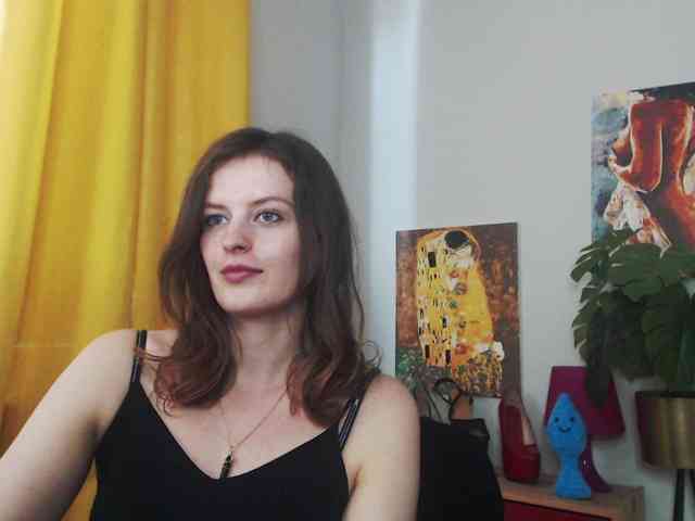 NadineGold webcam