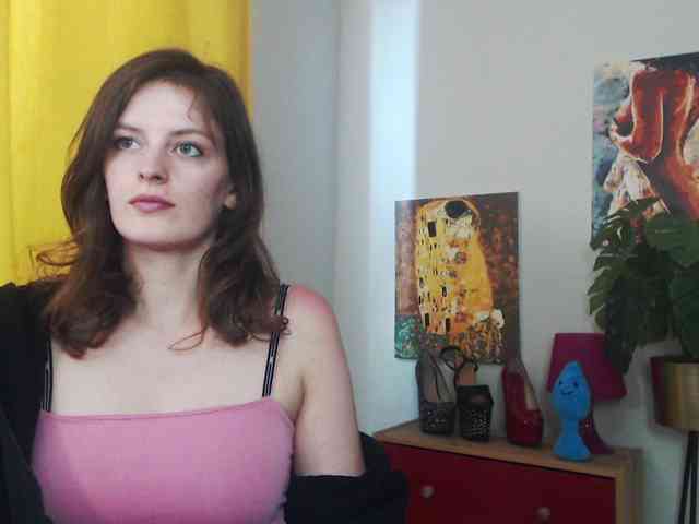 NadineGold webcam