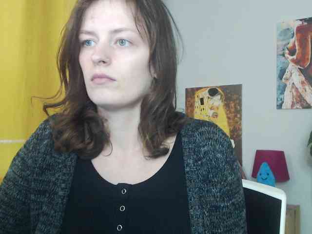 NadineGold webcam