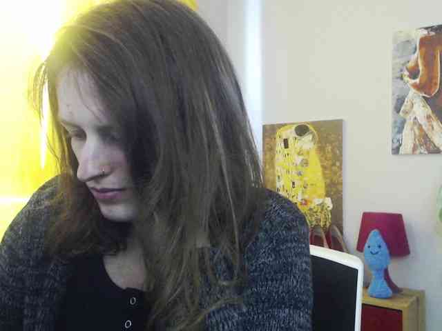 NadineGold webcam