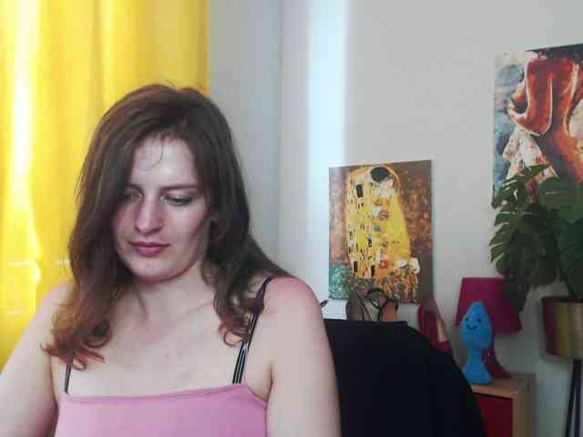 NadineGold webcam