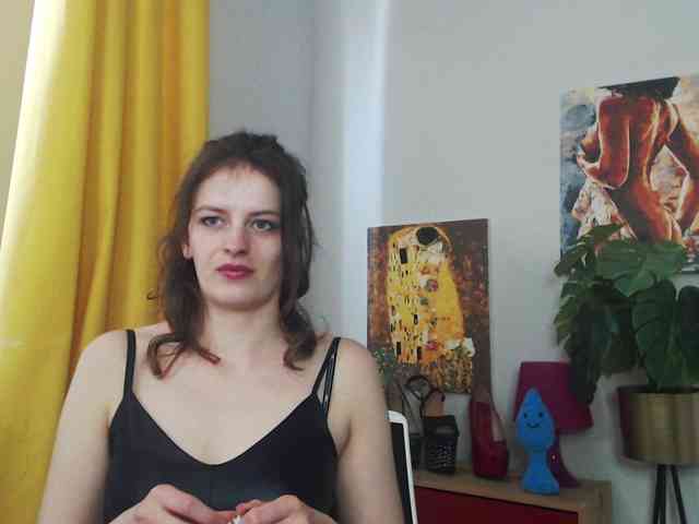 NadineGold webcam