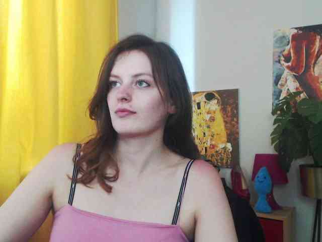 NadineGold webcam