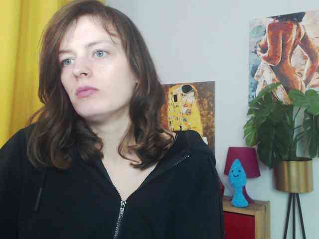 NadineGold webcam