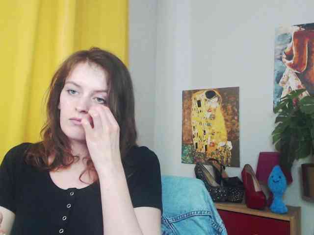 NadineGold webcam