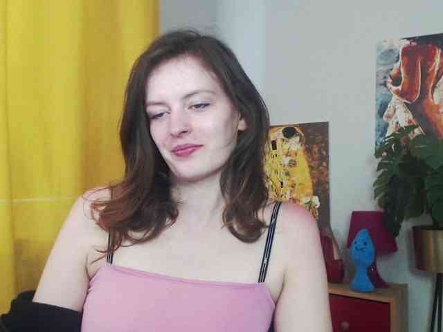 NadineGold webcam