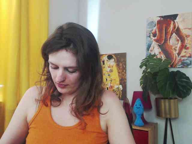 NadineGold webcam