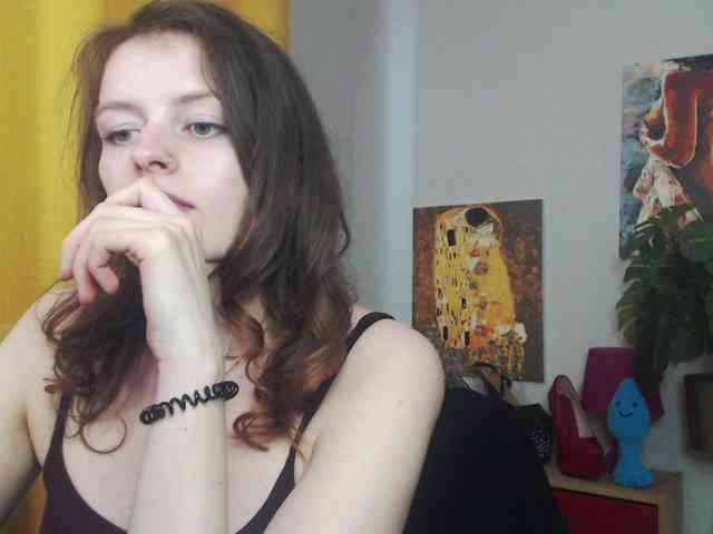 NadineGold webcam