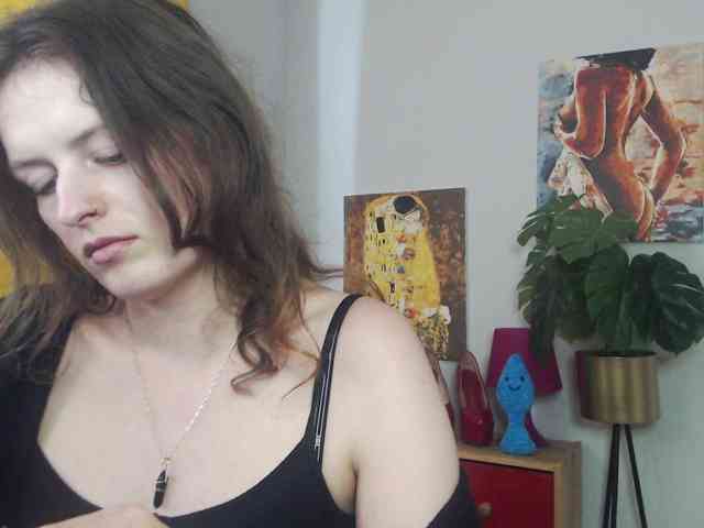 NadineGold webcam