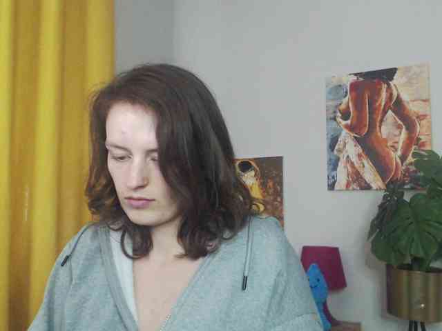 NadineGold webcam