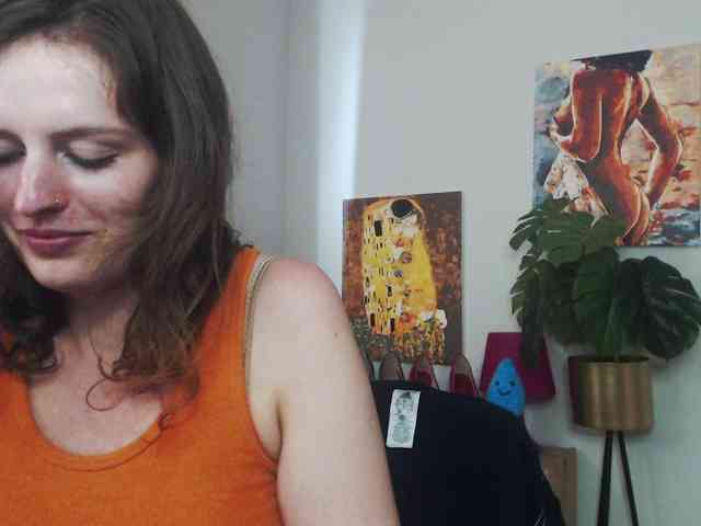 NadineGold webcam