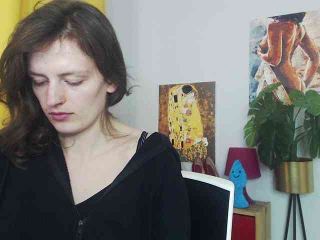 NadineGold webcam