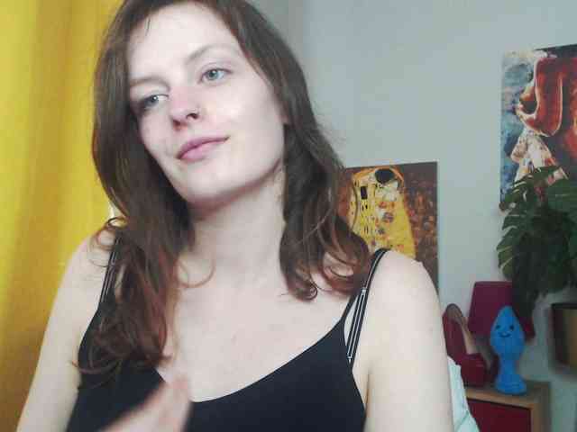 NadineGold webcam