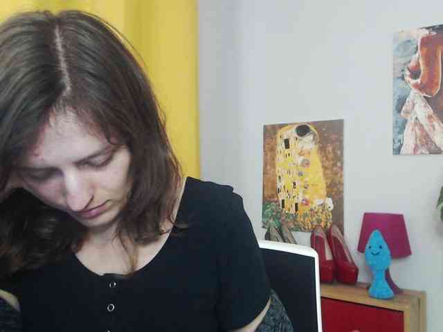 NadineGold webcam