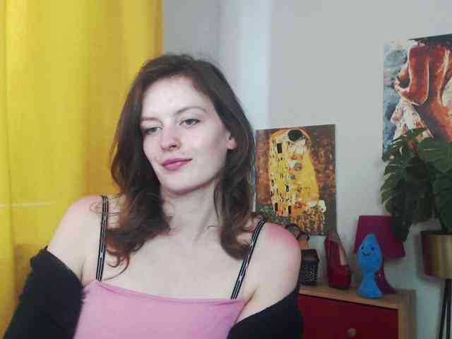 NadineGold webcam