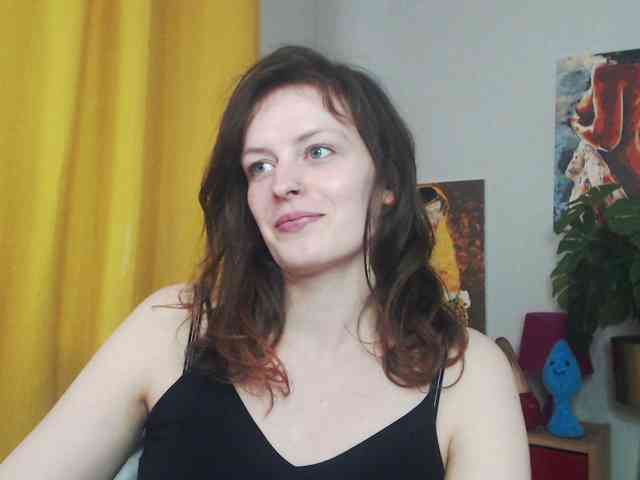 NadineGold webcam