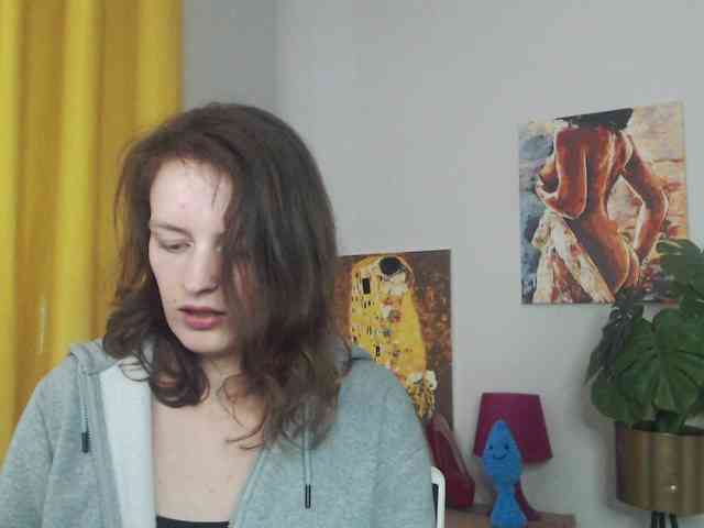 NadineGold webcam
