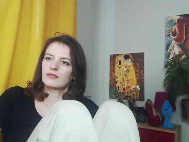 NadineGold webcam