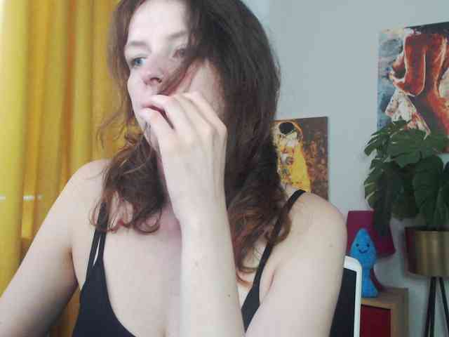 NadineGold webcam