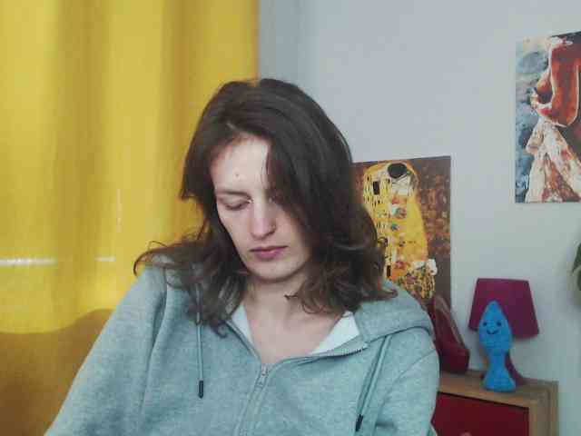 NadineGold webcam