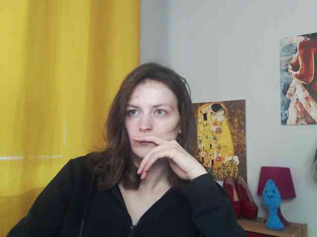 NadineGold webcam