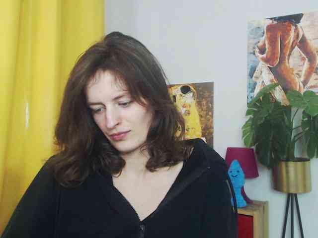 NadineGold webcam