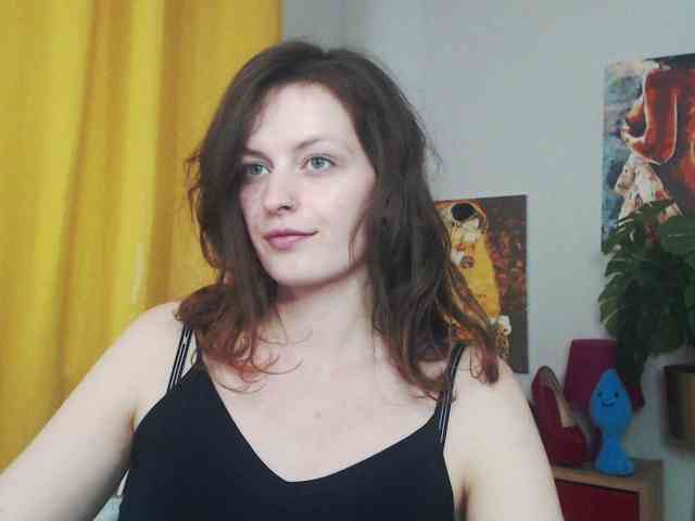NadineGold webcam
