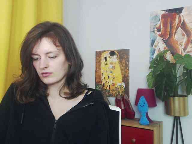 NadineGold webcam