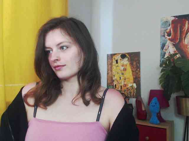 NadineGold webcam