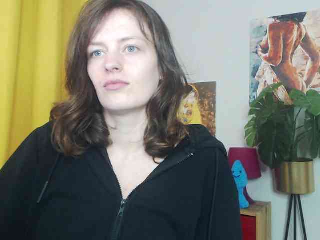 NadineGold webcam